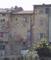 Foto B: una vista dell'edificio rilevato