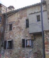 Foto B: una vista dell'edificio rilevato