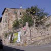 Foto: un particolare dell'edificio rilevato