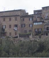Foto B: una vista dell'edificio rilevato