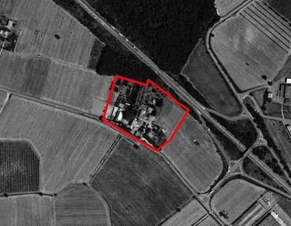 Inquadramento dell'area: foto aerea con perimetro indicato in rosso